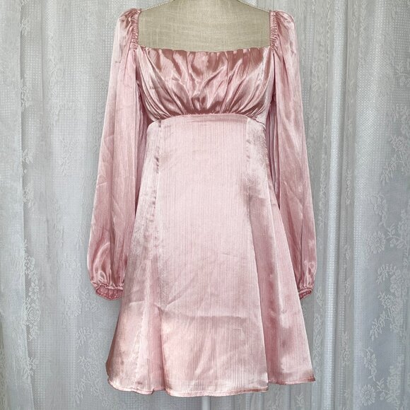 ASTR The Label Women's Babydoll Mini Dress Medium Pink Satin Coquette Holiday - Picture 2 of 7
